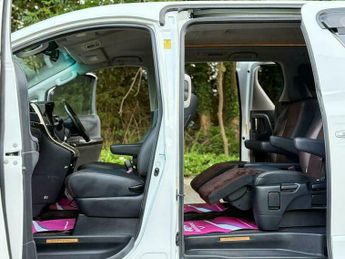 Toyota Alphard Type Gold 2