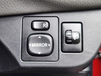 Toyota Yaris VVT-I ICON