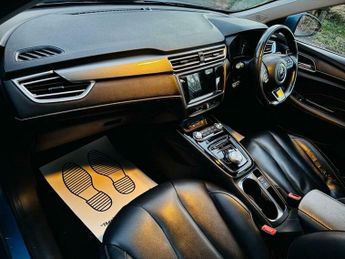 MG MG5 61.1kWh Exclusive Long Range Auto 5dr