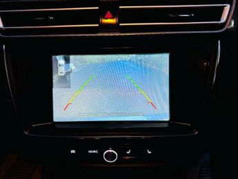 MG MG5 61.1kWh Exclusive Long Range Auto 5dr