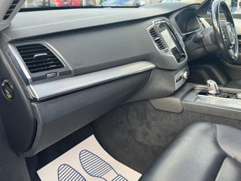 Volvo XC90 2.0h T8 Twin Engine 9.2kWh Momentum SUV 5dr Petrol Plug-in Hybri