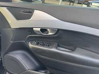 Volvo XC90 2.0h T8 Twin Engine 9.2kWh Momentum SUV 5dr Petrol Plug-in Hybri