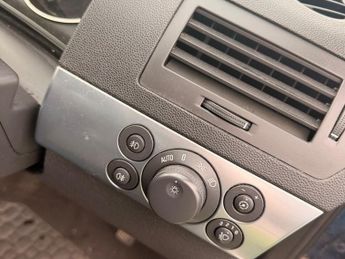 Vauxhall Astra DESIGN 16V E4