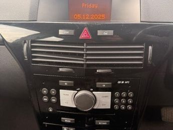 Vauxhall Astra DESIGN 16V E4