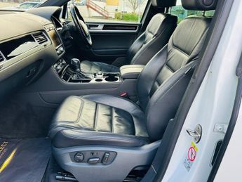 Volkswagen Touareg V6 R-LINE PLUS TDI BLUEMOTION TECHNOLOGY