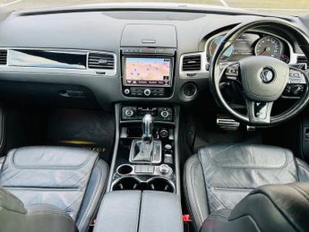 Volkswagen Touareg V6 R-LINE PLUS TDI BLUEMOTION TECHNOLOGY