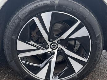 Volvo XC90 2.0h T8 Twin Engine Recharge 11.6kWh R-Design Pro SUV 5dr Petrol