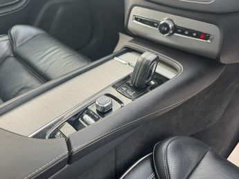 Volvo XC90 2.0h T8 Twin Engine Recharge 11.6kWh R-Design Pro SUV 5dr Petrol