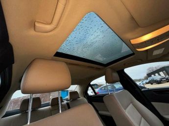 Mercedes-Benz E Class 3.0 E350 CDI V6 BlueEfficiency Avantgarde G-Tronic Euro 5 4dr