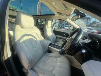 Land Rover Range Rover Evoque 2.2 SD4 Pure SUV 5dr Diesel Auto 4WD Euro 5 (190 ps)