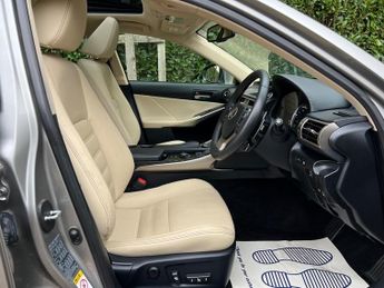 Lexus IS 300H PREMIER