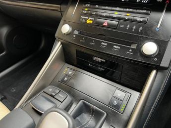 Lexus IS 300H PREMIER