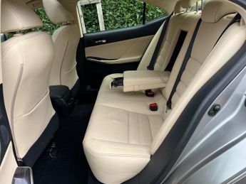 Lexus IS 300H PREMIER