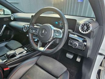 Mercedes-Benz A Class 1.3 A180 AMG Line (Premium) 7G-DCT Euro 6 (s/s) 5dr
