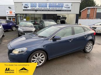 Volvo V40 D2 SE LUX
