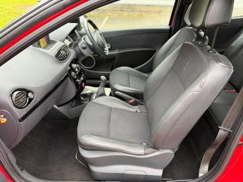 Renault Clio DYNAMIQUE TOMTOM 16V