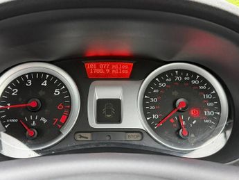 Renault Clio DYNAMIQUE TOMTOM 16V