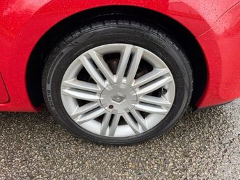 Renault Clio DYNAMIQUE TOMTOM 16V