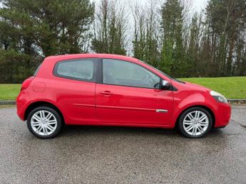 Renault Clio DYNAMIQUE TOMTOM 16V