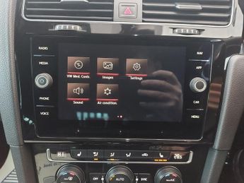 Volkswagen Golf GTI TSI DSG