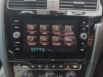 Volkswagen Golf GTI TSI DSG