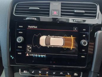 Volkswagen Golf GTI TSI DSG