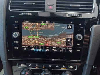 Volkswagen Golf GTI TSI DSG