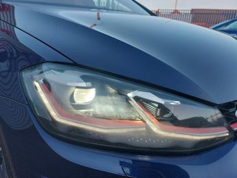 Volkswagen Golf GTI TSI DSG