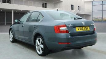Skoda Octavia 2.0 TDI Elegance Hatchback 5dr Diesel DSG Euro 5 (s/s) (150 ps)