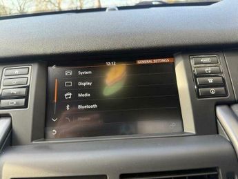 Land Rover Discovery Sport 2.0 TD4 Landmark SUV 5dr Diesel Auto 4WD Euro 6 (s/s) (180 ps)