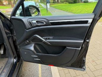 Porsche Cayenne 3.0h V6 S TiptronicS 4WD Euro 5 (s/s) 5dr