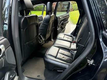 Porsche Cayenne 3.0h V6 S TiptronicS 4WD Euro 5 (s/s) 5dr