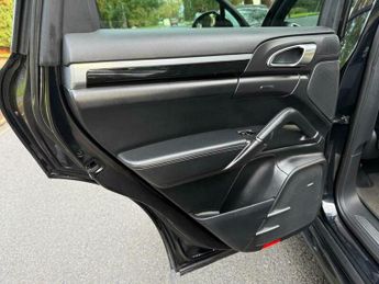 Porsche Cayenne 3.0h V6 S TiptronicS 4WD Euro 5 (s/s) 5dr