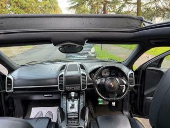 Porsche Cayenne 3.0h V6 S TiptronicS 4WD Euro 5 (s/s) 5dr