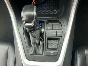 Toyota RAV4 2.5 VVT-h Dynamic SUV 5dr Petrol Hybrid CVT Euro 6 (s/s) (218 ps