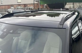 Land Rover Discovery 3.0 SD V6 Landmark Edition SUV 5dr Diesel Auto 4WD Euro 6 (s/s) 