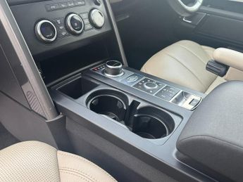 Land Rover Discovery 3.0 SD V6 Landmark Edition SUV 5dr Diesel Auto 4WD Euro 6 (s/s) 