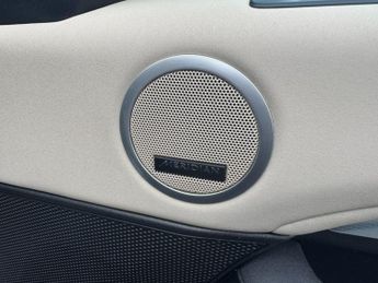 Land Rover Discovery 3.0 SD V6 Landmark Edition SUV 5dr Diesel Auto 4WD Euro 6 (s/s) 