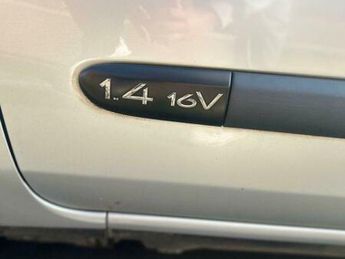 Renault Clio 1.4 16v Expression 5dr