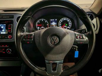 Volkswagen Tiguan 2.0 TDI BlueMotion Tech Match DSG 4WD Euro 5 (s/s) 5dr