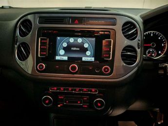 Volkswagen Tiguan 2.0 TDI BlueMotion Tech Match DSG 4WD Euro 5 (s/s) 5dr