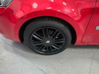 Renault Clio 1.2 Dynamique TomTom Euro 5 5dr