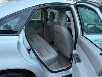 Volvo S40 2.4i S Geartronic 4dr