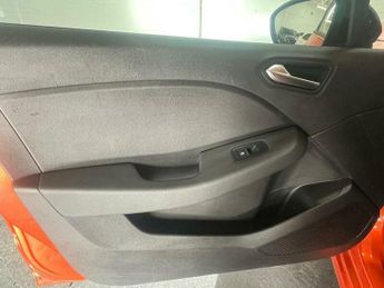 Renault Clio 1.6 E-TECH Evolution Auto Euro 6 (s/s) 5dr