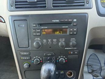 Volvo V70 2.4 SE 5dr