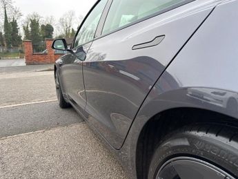 Tesla Model 3 STANDARD RANGE PLUS