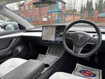 Tesla Model 3 STANDARD RANGE PLUS