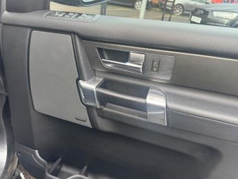 Land Rover Discovery 3.0 SD V6 Graphite SUV 5dr Diesel Auto 4WD Euro 6 (s/s) (256 bhp