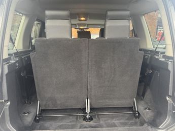 Land Rover Discovery 3.0 SD V6 Graphite SUV 5dr Diesel Auto 4WD Euro 6 (s/s) (256 bhp