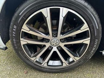 Volkswagen Golf 1.5 TSI EVO R-Line DSG Euro 6 (s/s) 5dr